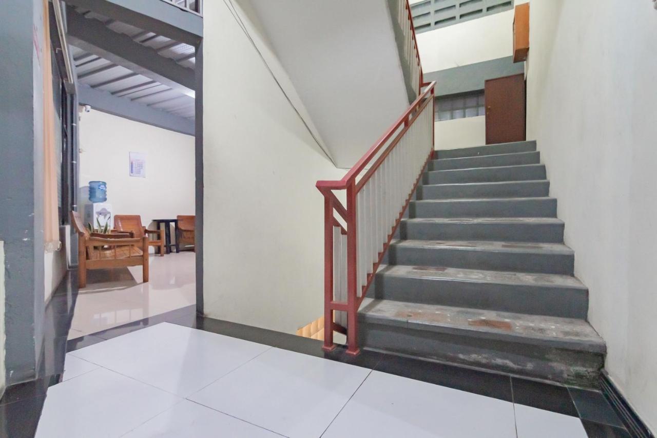 Reddoorz Syariah At Cigadung Raya Street Hotel Бандунг Екстериор снимка